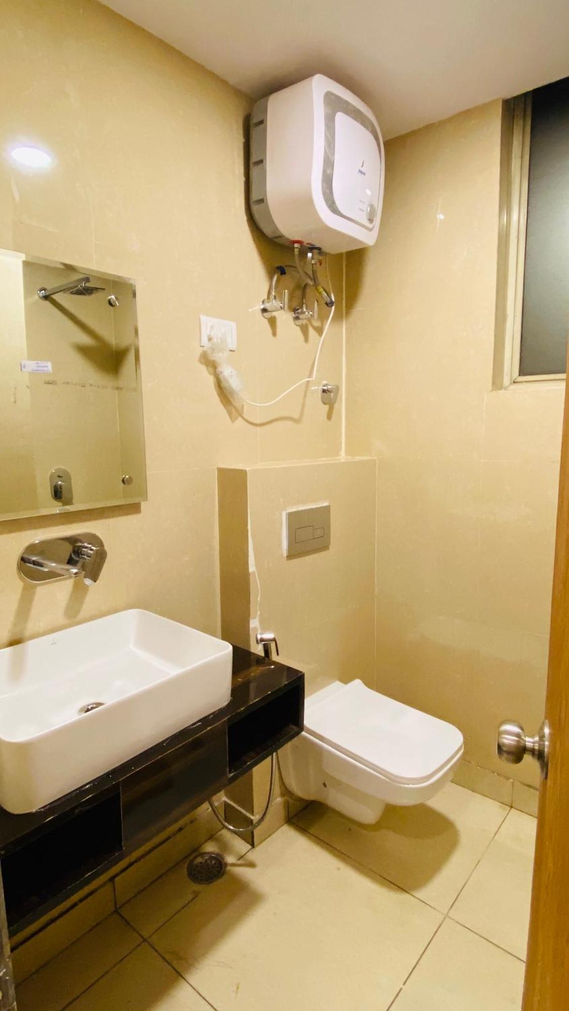 Hotel Golden Tower At Delhi Airport New Delhi