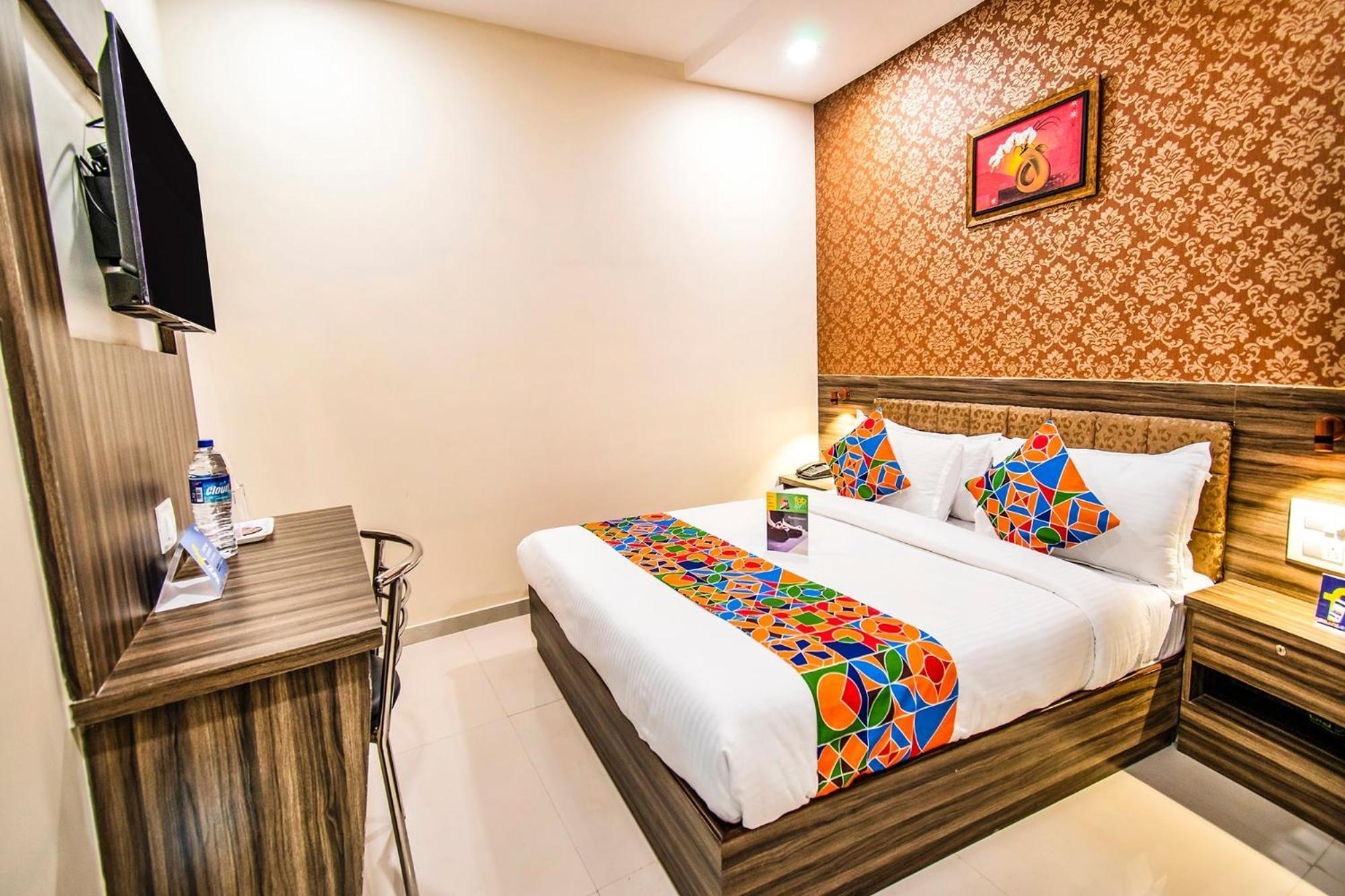 Hotel Golden Tower At Delhi Airport