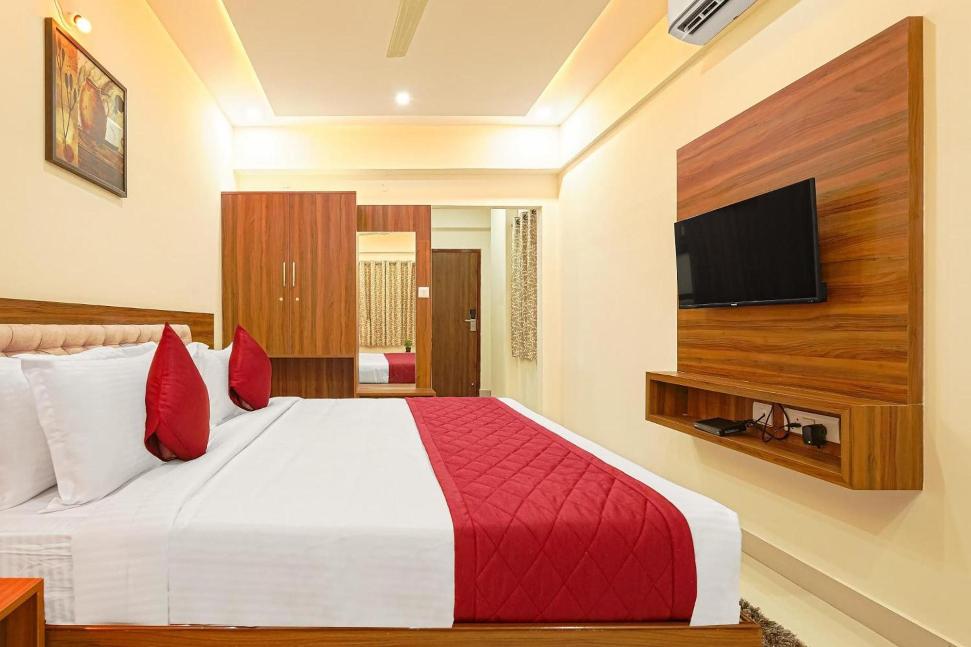 Golden Tower At Delhi Airport Hotel New Delhi