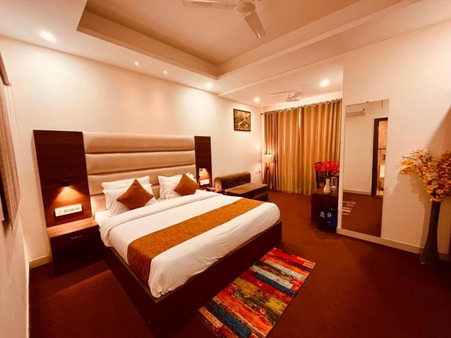 Golden Tower At Delhi Airport Hotel New Delhi