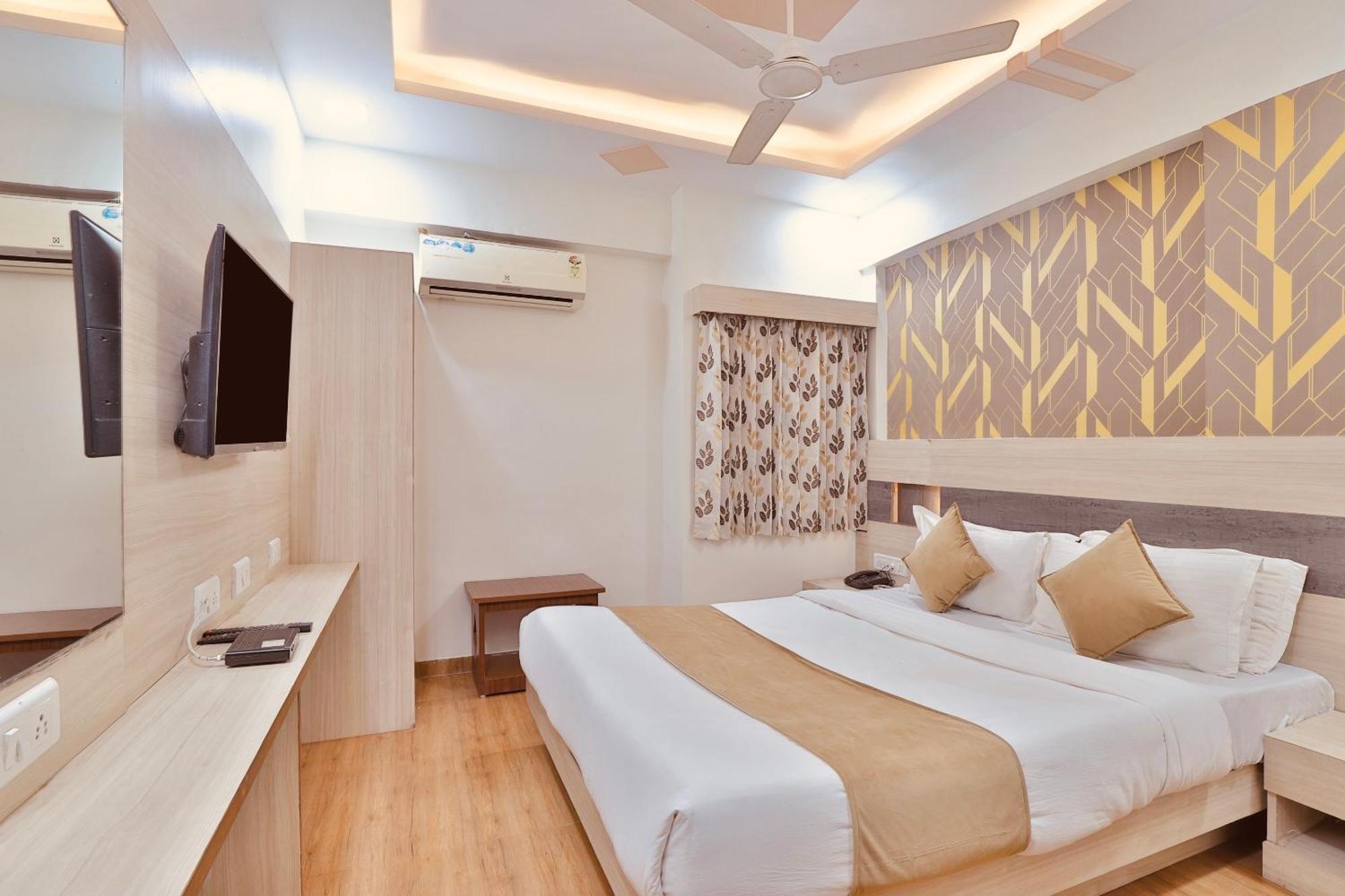 Hotel Golden Tower At Delhi Airport New Delhi